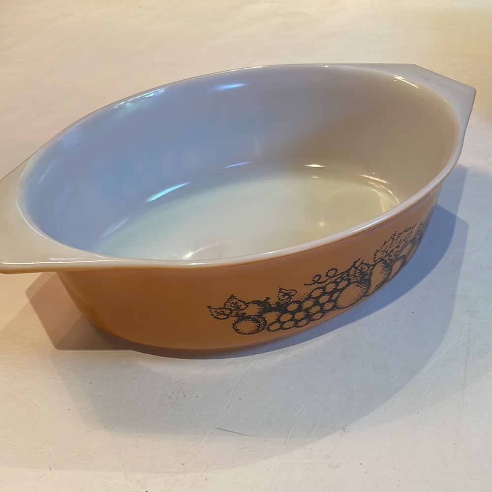 Pyrex casserole dish - Picture 3 of 6